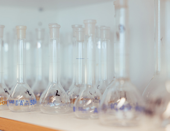 Naturvidenskab og forsøg i laboratoriet på Mariagerfjord Gymnasium