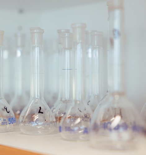 Naturvidenskab og forsøg i laboratoriet på Mariagerfjord Gymnasium