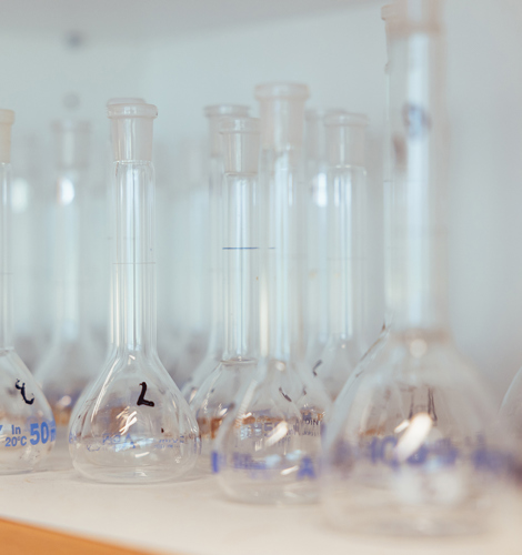 Naturvidenskab og forsøg i laboratoriet på Mariagerfjord Gymnasium