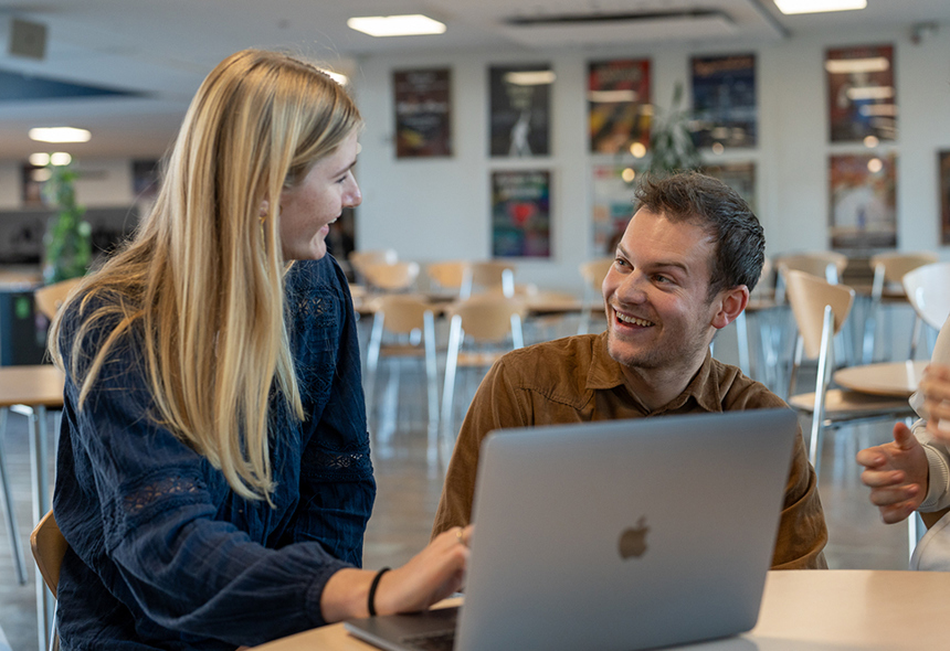 Undervisning på Mariagerfjord Gymnasium - her bliver du set og hørt
