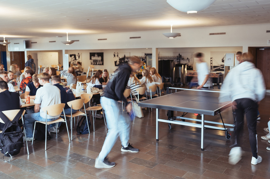 Bordtennis og et levende studiemiljø på Mariagerfjord Gymnasium