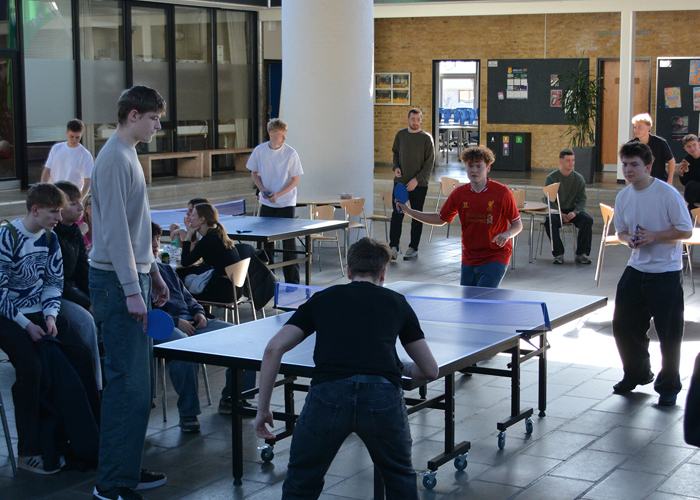 Bordtennis og et levende studiemiljø på Mariagerfjord Gymnasium i Hobro